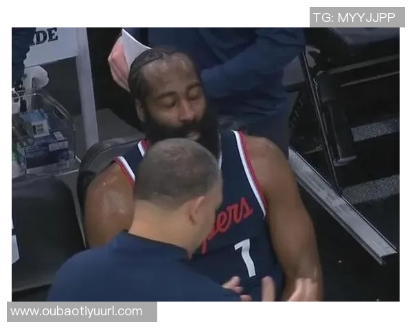 哈登半场表现抢眼却难阻球队落后正负值惨淡显示困境 哈登半场表现抢眼却难阻球队落后正负值惨淡显示困境