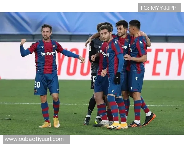 巴萨关注21岁莱万特前锋艾永或将面临3000万欧违约金 巴萨关注21岁莱万特前锋艾永或将面临3000万欧违约金