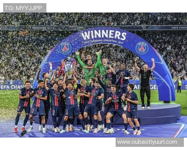 B席庆祝欧冠百场里程碑成为葡萄牙历史第四位达成者